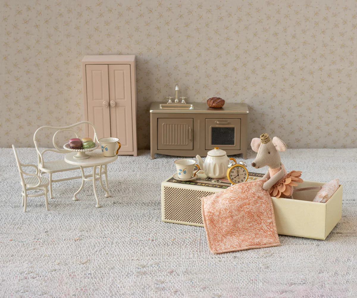 Princess Mouse in Matchbox | Little Sister